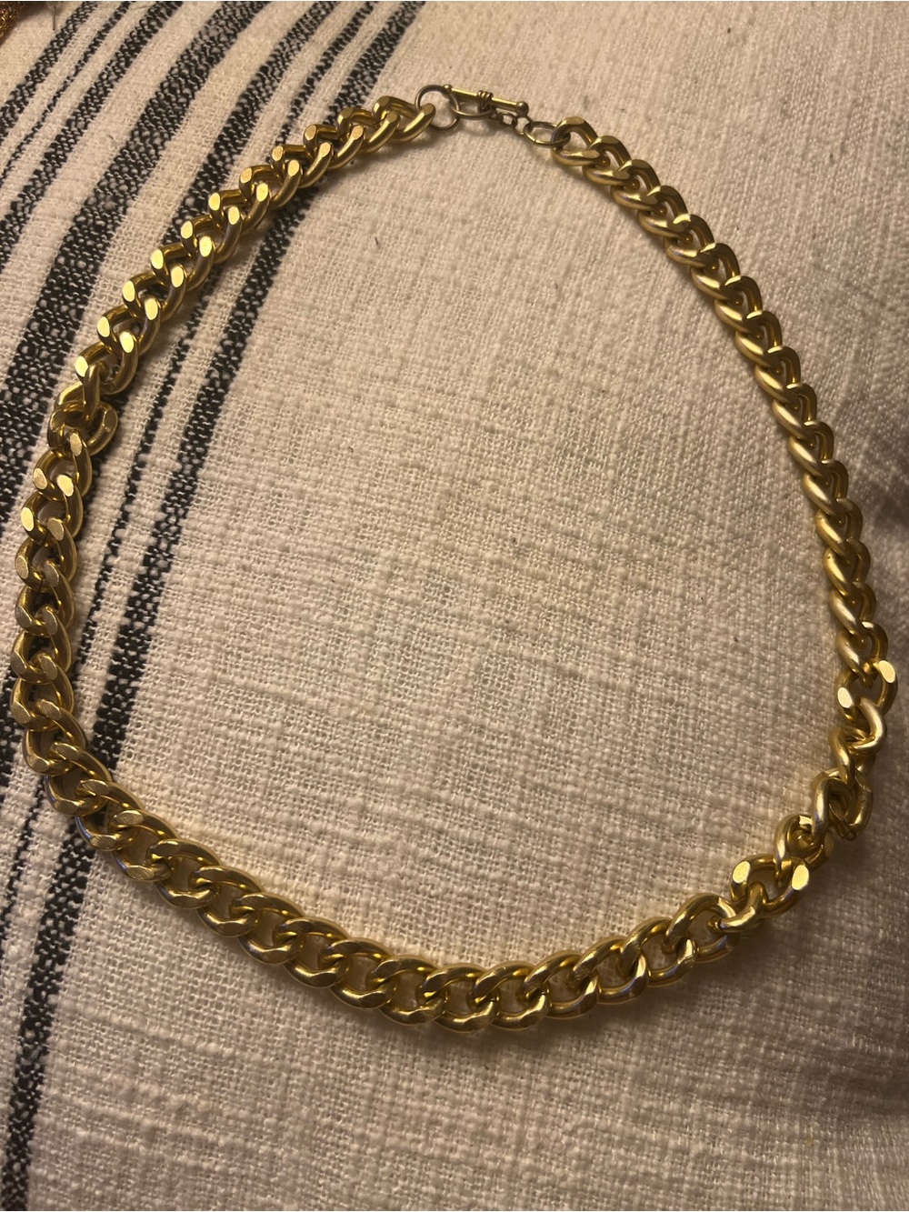 Gold-Tone Curb Chain Necklace - Classic Women's Jewelry